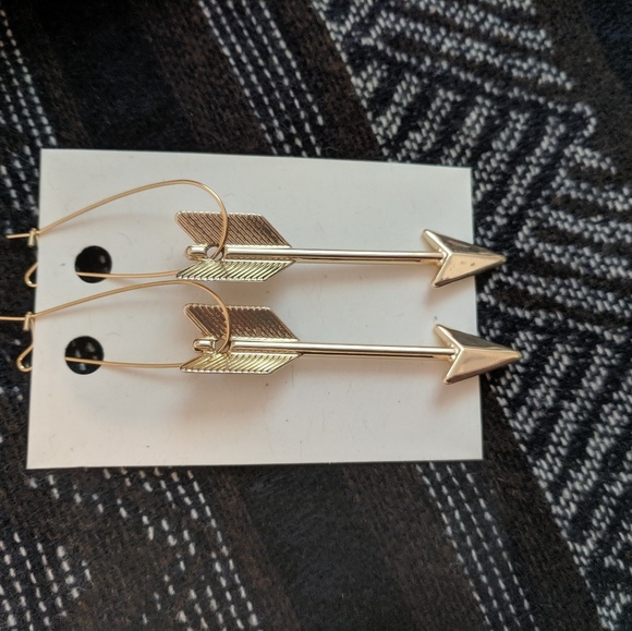 Arrow Earrings - Picture 1 of 5